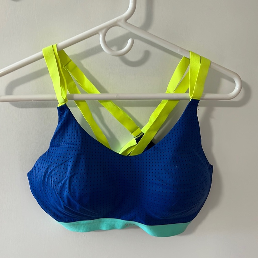 Women’s Victoria Secret Sports Bra - Size 34 D